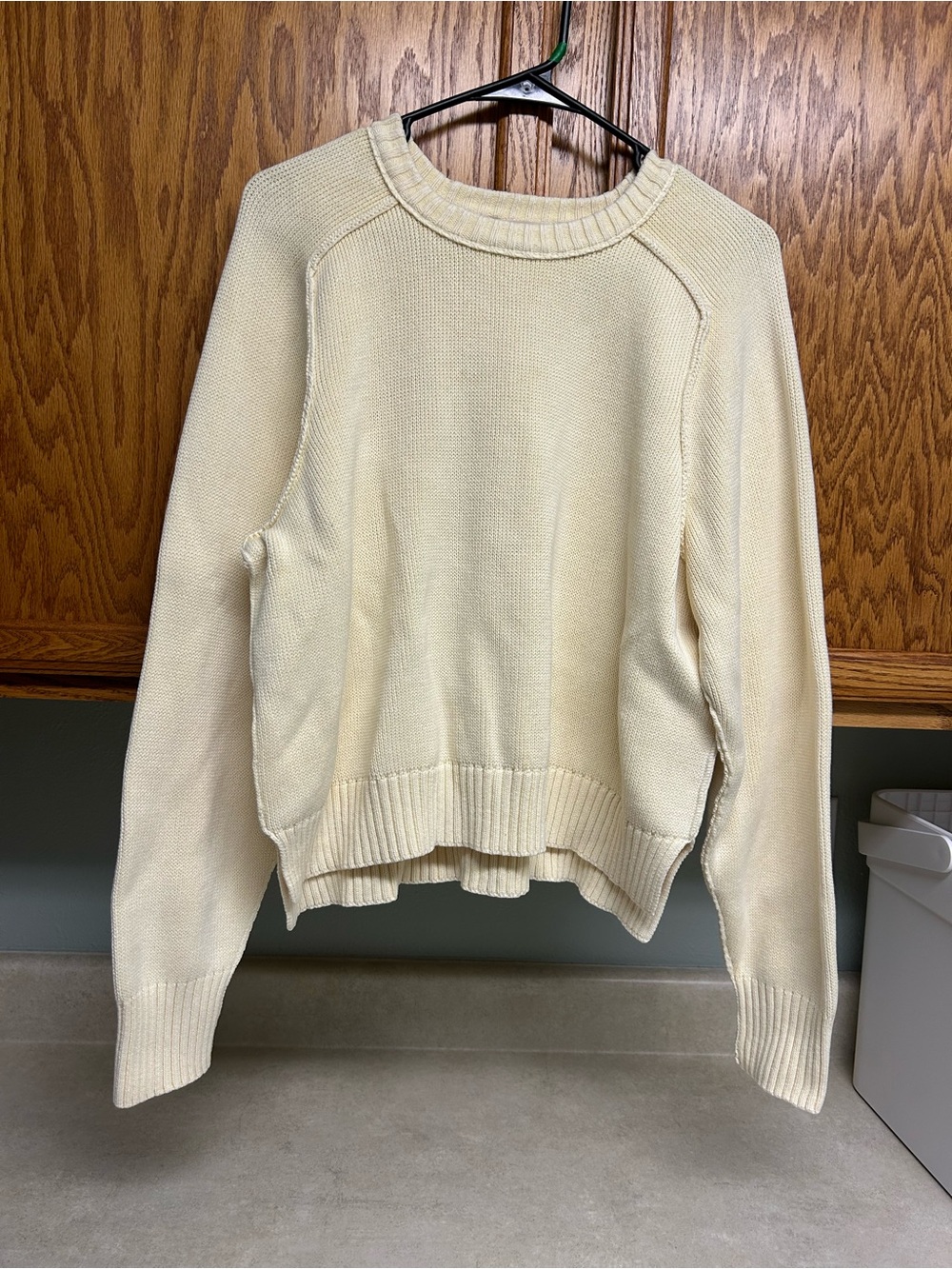 Free people Women's light yellow Crewneck Knit Sweater size small